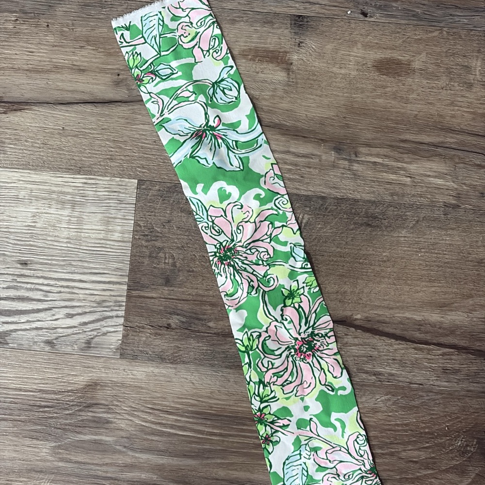 1 GALLON bag full of Lilly Pulitzer scrap material - Picture 3 of 5